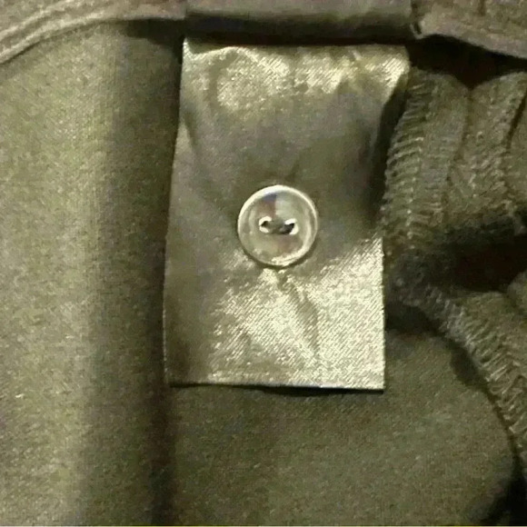 H&M Womens Size 2 Pencil Skirt Black Gold Buttons Above Knee Slit New - Picture 10 of 10